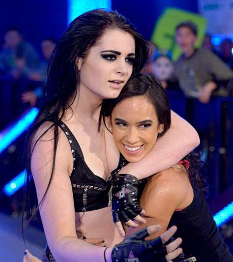 Smackdown Paige Vs Brie Bella Wwe Female Wrestlers Paige