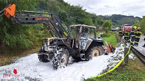 Stmk Traktor Neben Der B In Bruck An Der Mur In Vollbrand