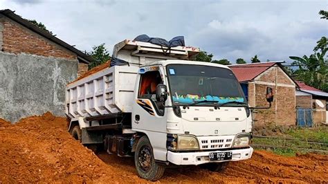 Mobil Dump Truk Isuzu Elf Jomplang Tanah Merah Youtube