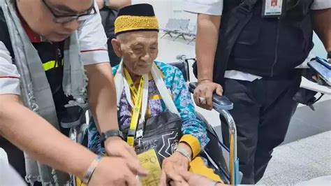 Berusia 119 Tahun Mbah Harun Jemaah Haji Tertua Indonesia Tiba Di Madinah