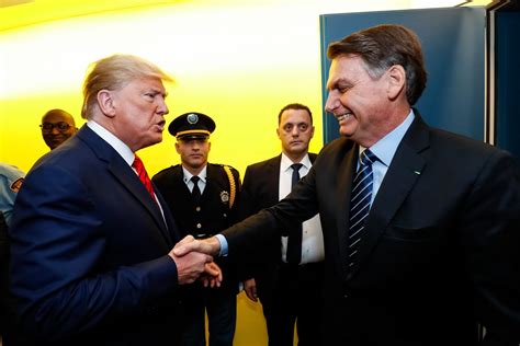 Bolsonaro deve jantar Trump na Flórida dizem fontes Mundo G1