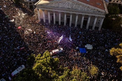 Argentina Marcha Multitudinaria De Autoridades Docentes