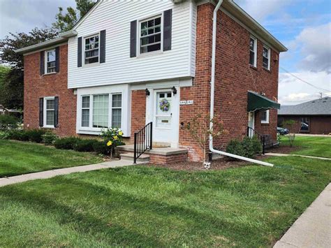 644 Cadieux Rd Unit 2 Grosse Pointe Mi 48230