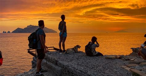 Von Sorrent Aus Spaziergang Bei Sonnenuntergang Und Aperitif Vor Capri