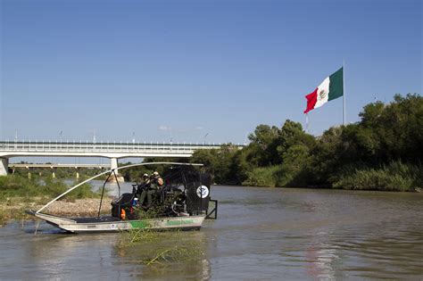 Menino De Tr S Anos Morre Afogado Durante Travessia No Rio Grande