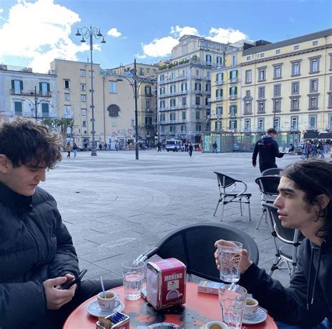 Pin Di Simona Orlato Su Tutto Cantanti Coppie Carine Musica