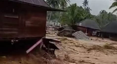 Desa Di Lahat Sumsel Diterjang Banjir Bandang Bocah Tahun Tewas