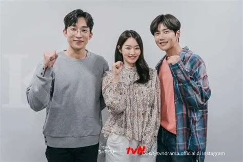 Daftar Drama Korea Terbaru Yang Tayang Bulan Agustus Nantikan Hometown