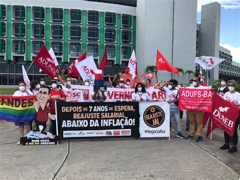 Docentes Das Estaduais Da Bahia Protestam Contra Descaso Do Governo