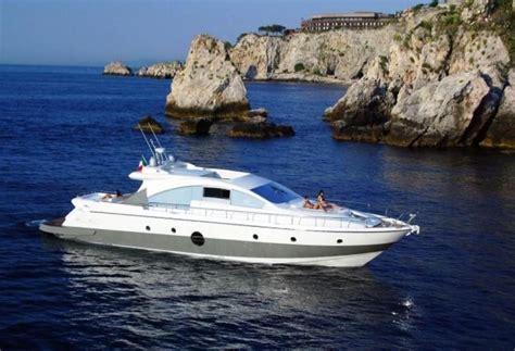 Motor Yacht Forever Aicon Yacht Harbour