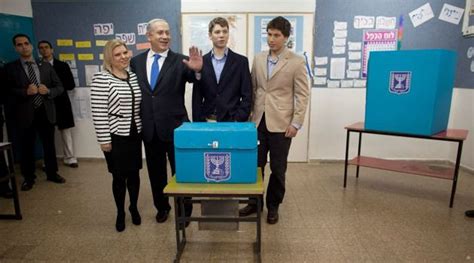 Benjamin Netanyahu's Son Hurt in Army Training – The Forward