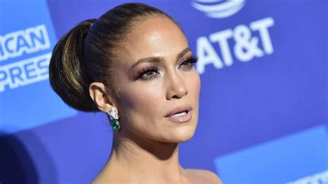 Jennifer Lopez a braillé à la NFL pour le Super Bowl 2020 dans Halftime