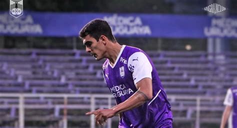 alfonso barco destaca su buen momento en defensor sporting de uruguay