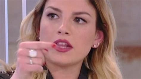 Emma Marrone Non Ci Sta E Sbotta Mi Fai Schifo L Affondo Contro L