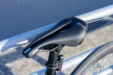 Selle Italia セライタリア Novus Boost Carbonio Superflow サドルのインプレ ロードバイクで