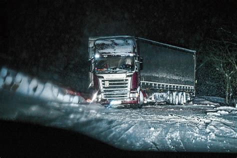 Baden Württemberg 200 Unfälle Starker Schneefall sorgt für