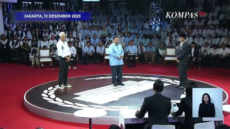 Reaksi Gibran Saat Prabowo Jawab Pertanyaan Anies Soal Keputusan Mk