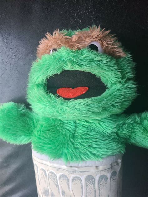 Vintage Sesame Street Workshop Oscar The Grouch Hand Puppet 1988