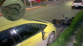 En Torre N Motociclistas Chocan Contra Auto Tras Esquivar Bache Grupo