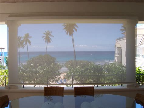 9 Tips for Retractable Screens Maintenance