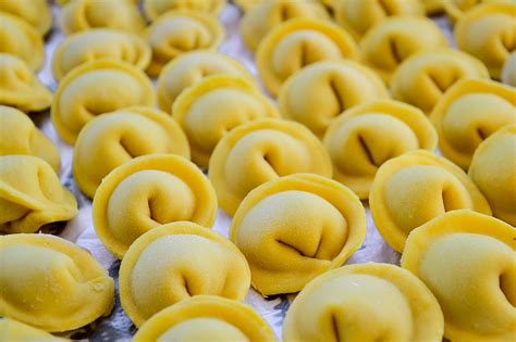 Пельмени — сочная начинка, а тесто не разваривается - СделаемВкусно.ру