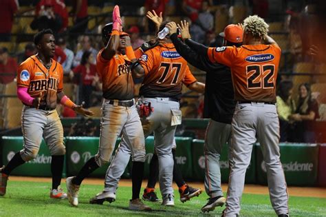 Toros Derrotan Leones Aguilas Y Estrellas Ganan En Beisbol Rd