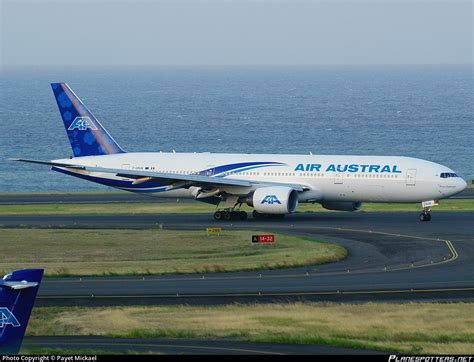 F ORUN Air Austral Boeing 777 2Q8 ER Photo By Payet Mickael ID