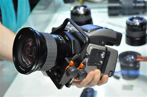 Хочу купить фотик Sony DSC-h20 Может кто работает в магазах и продаст ...