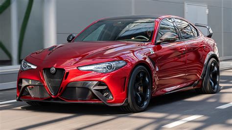 Alfa Romeo Completa 110 Anos Giulia De 540 Cv E Reabertura De Museu