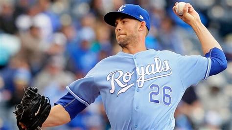 Mike Minor returns to Royals, joining vastly improved starting rotation ...