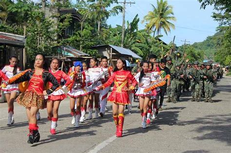 Marines Get Warm Welcome In Kalamansig Sultan Kudarat Philstar