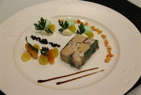 Terrine de lapin au foie gras et sa gelée de persil plat Entrée O Miam