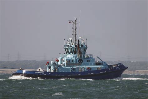 Tug Apex Tug Apex In The Solent Heading Back To Fawley Oil Flickr