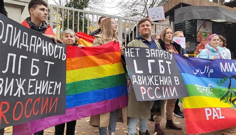 Ne ruskoj zabrani LGBT pokreta poruke sa protesta organizacija Žene