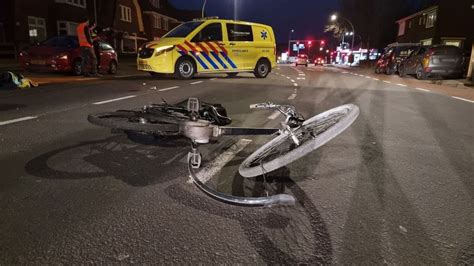 Automobilist Rijdt Door Na Aanrijding Met Fietser In Hengelo Rtv Oost