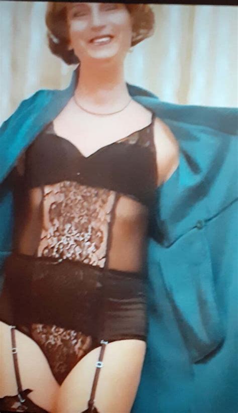 Sylvia Mature Lady Photo AShemaletube