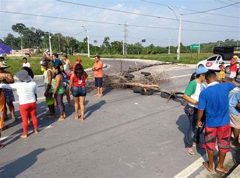 Moradores De Comunidades Na Zona Norte De Manaus Bloqueiam Avenida Em