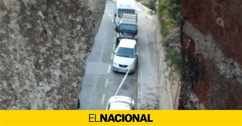 Alerta Por El Viento Un Rbol Aplasta Dos Coches En Barcelona