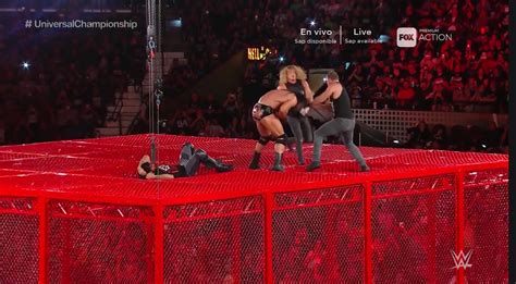 Seth Rollins Y Dean Ambrose Pelearon Con Dolph Ziggler Y Drew Mcintyre Arriba De La Celda