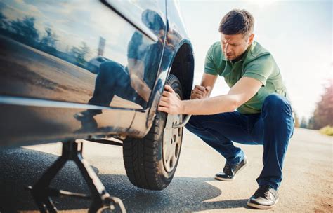 Pasos Para Cambiar Una Llanta De Carro