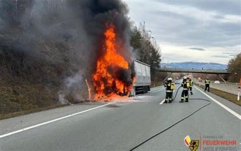 Lkw Brand Auf A S Dautobahn Klick K Rnten