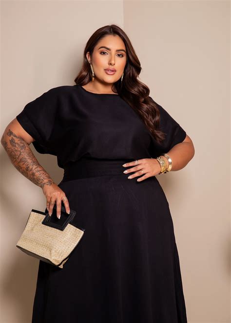 Conjunto De Saia E Blusa Do Mesmo Tecido - Conjunto de saia e blusa no tecido viscose sarjada – Moda Plus Size