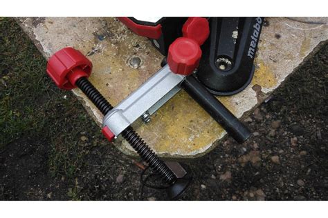 Торцовочная пила Metabo KS 216 M Lasercut 619216000 - выгодная цена ...