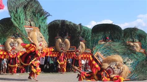 PENAMPILAN KEREN 33 DADAK MERAK TERBAIK REOG PONOROGO BIKIN HOREG