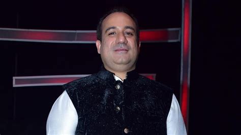 Shock Video Rahat Fateh Ali Khan Thrashes Employee With Shoes Later