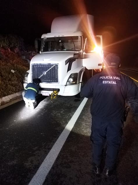 Aseguran tracto camión y caja con cargamento de azúcar robados en Santa