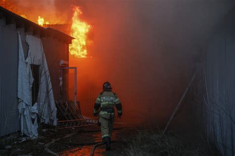 Rosjanie zaatakowali Kijów dronami Uszkodzone budynki administracyjne