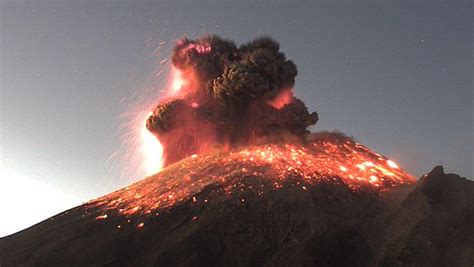 Captan Una Espectacular Erupción Del Volcán Mexicano Popocatépetl Con