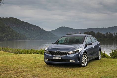 KIA Cerato Photos and Specs. Photo: KIA Cerato reviews big and 21 ...