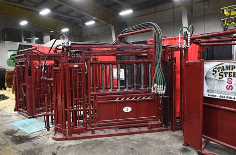 Squeeze Chutes – Efficient Livestock Handling Systems